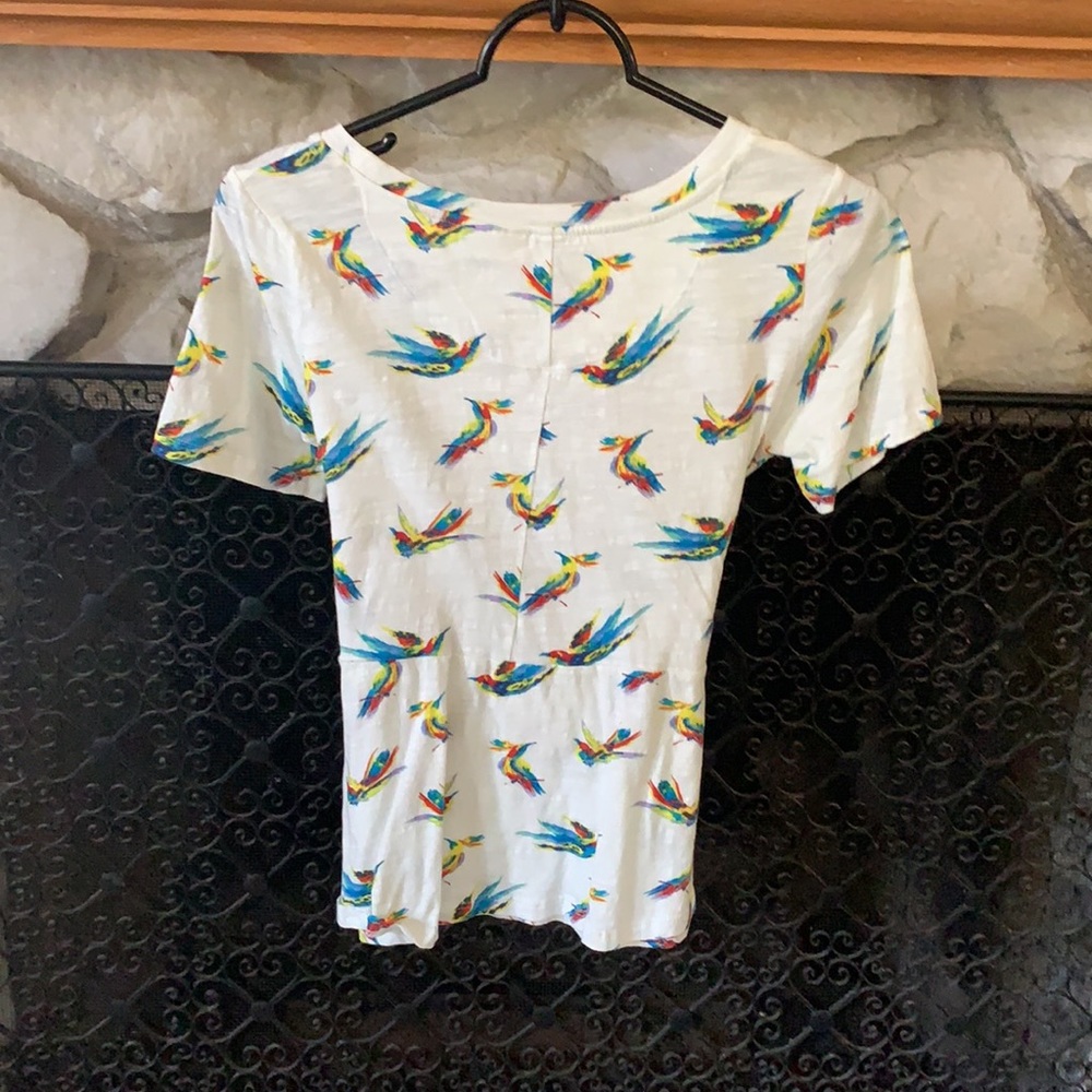 Meadow Rue by Anthropologie White Rainbow Pajaro Bird Print Tee Shirt Small NWOT - Picture 7 of 16